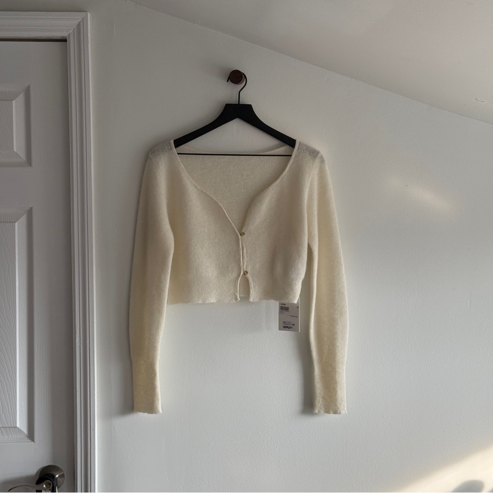 Jacquemus La Montagne 'Le Cardigan Alzou' Cardigan in Off-White